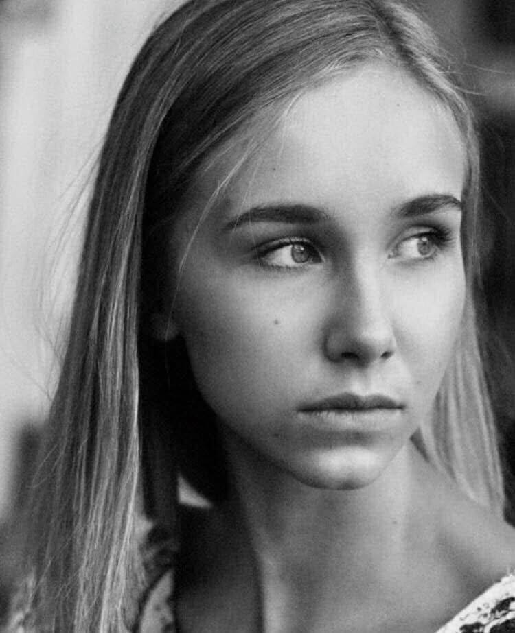 Ведуча-зрадниця Сніжана Єгорова назвала доньку на честь Пушкіна